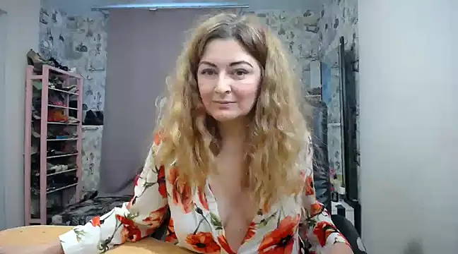 Snapshot of Helen1974 chatting on 02-17-25, 01:10 Helen1974 online show from 02-17-25, 01:10