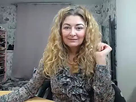 Snapshot of Helen1974 chatting on 03-03-25, 04:35 Helen1974 online show from 03-03-25, 04:35