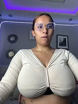 Snapshot of Seized_lust chatting on 03-04-25, 01:59 Seized lust online show from 03-04-25, 01:59