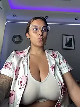 Snapshot of Seized_lust chatting on 03-16-25, 04:01 Seized lust online show from 03-16-25, 04:01