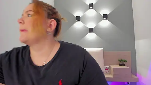 sophiarossee  online show from 03-03-25, 12:27