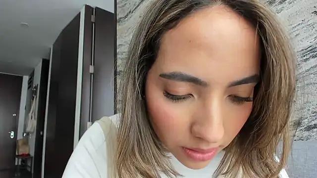 Sophi  a online show from 02-21-25, 08:16