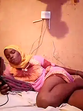 Snapshot of cute_naimah chatting on 11-06-25, 09:15 cute naimah online show from 11-06-25, 09:15