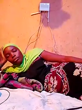 Snapshot of cute_naimah chatting on 11-22-25, 09:25 cute naimah online show from 11-22-25, 09:25