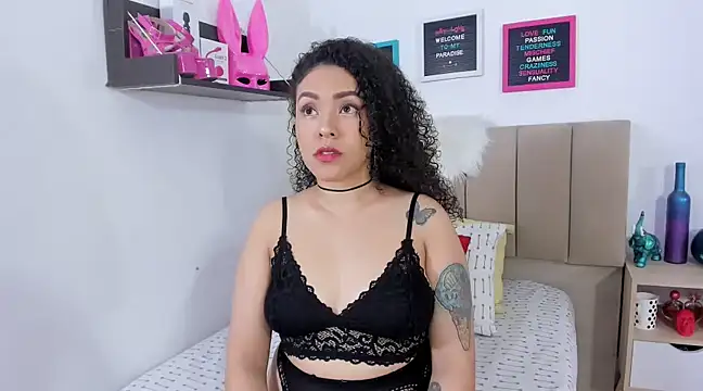 Snapshot of Zoe_Gruber chatting on 02-07-25, 09:15 Zoe Gruber online show from 02-07-25, 09:15