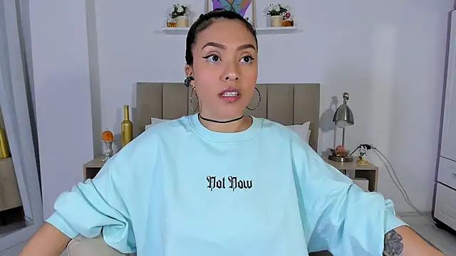 Zoe Gruber online show from 04-07-26, 11:26