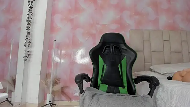 Snapshot of emily_lean_ chatting on 11-14-25, 12:53 emily lean online show from 11-14-25, 12:53