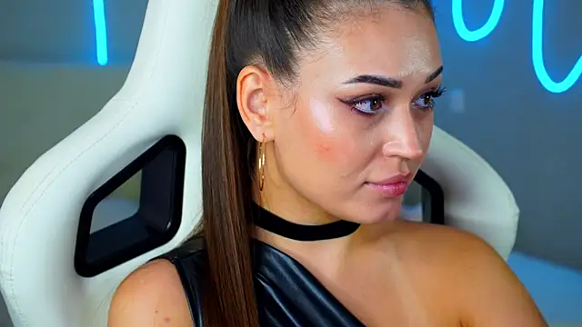 Snapshot of Adel_chocolate_ chatting on 09-18-25, 06:48 Adel chocolate online show from 09-18-25, 06:48