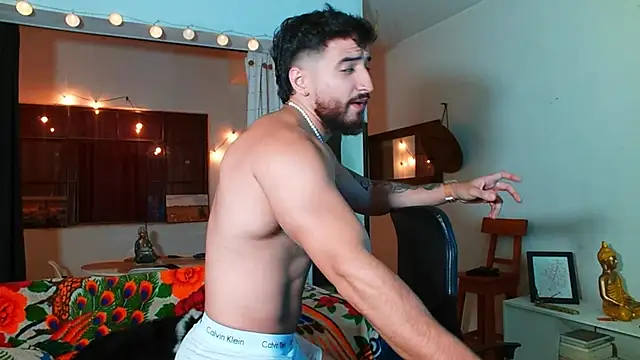 Snapshot of AndrewMartinez chatting on 02-02-25, 01:12 AndrewMartinez online show from 02-02-25, 01:12