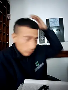 Snapshot of Eduardoxxx51 chatting on 11-18-25, 08:35 Eduardoxxx51 online show from 11-18-25, 08:35