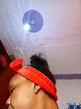 Snapshot of SexyTamarah chatting on 01-17-25, 06:47 SexyTamarah online show from 01-17-25, 06:47