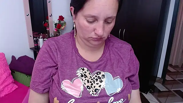 CristialJones  online show from 10-06-25, 02:47