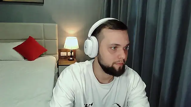 ChillyXO online show from 06-27-26, 12:37