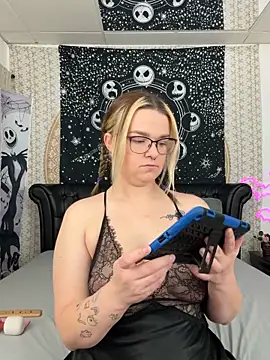 Snapshot of DaisieMaeXO chatting on 01-03-25, 09:57 DaisieMaeXO online show from 01-03-25, 09:57