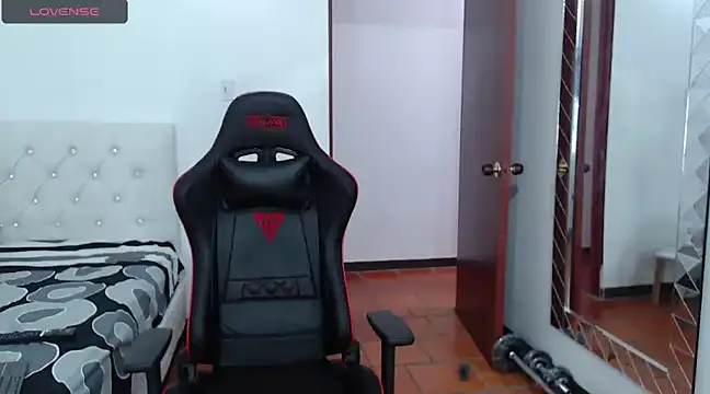 JoseRumbero26 online show from 02-10-25, 03:10