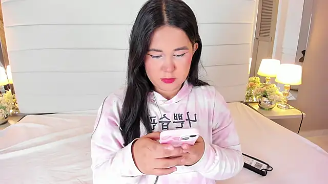 Snapshot of Lilly_2809_ chatting on 09-18-25, 04:14 Lilly 2809 online show from 09-18-25, 04:14