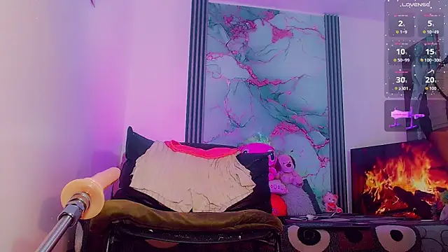 Snapshot of _ChanellR_ chatting on 10-04-25, 11:52 ChanellR online show from 10-04-25, 11:52