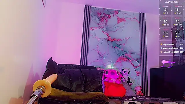 Snapshot of _ChanellR_ chatting on 10-08-25, 07:33 ChanellR online show from 10-08-25, 07:33