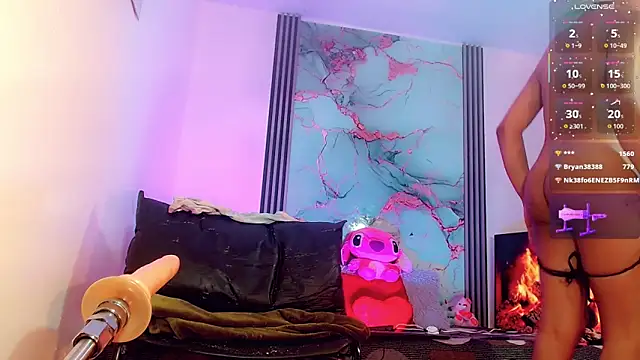 Snapshot of _ChanellR_ chatting on 10-20-25, 11:10 ChanellR online show from 10-20-25, 11:10