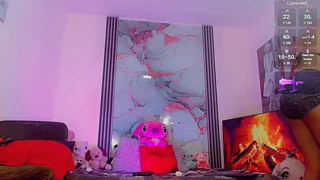 Snapshot of _ChanellR_ chatting on 11-05-25, 11:21 ChanellR online show from 11-05-25, 11:21