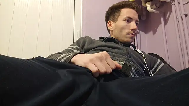 Snapshot of _Hocthus_ chatting on 02-05-25, 05:09 Hocthus online show from 02-05-25, 05:09