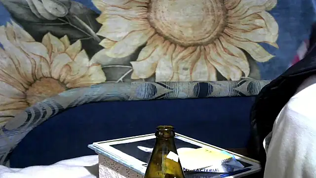 Snapshot of wLESLYMOSw chatting on 03-08-26, 01:37 wLESLYMOSw online show from 03-08-26, 01:37