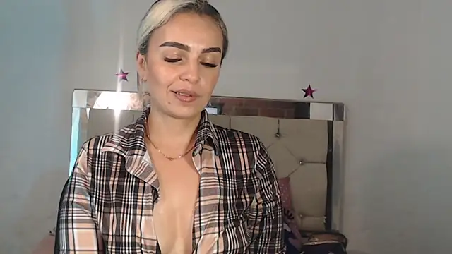 Snapshot of ashley__tylor chatting on 02-23-25, 09:00 ashley tylor online show from 02-23-25, 09:00