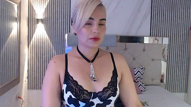 Snapshot of ashley__tylor chatting on 06-13-26, 07:45 ashley tylor online show from 06-13-26, 07:45