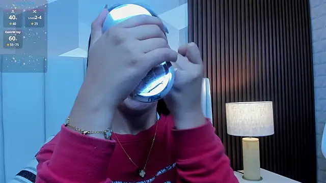 Julietasantos   online show from 04-17-26, 06:33