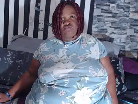 BigHotMatureXx online show from 01-16-26, 08:40