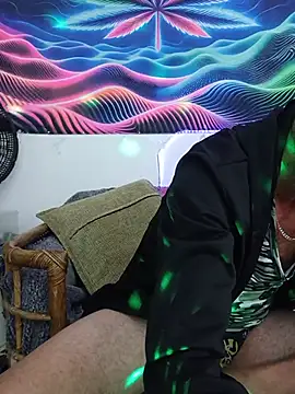 Snapshot of Bbboy42 chatting on 06-20-26, 01:30 Bbboy42 online show from 06-20-26, 01:30