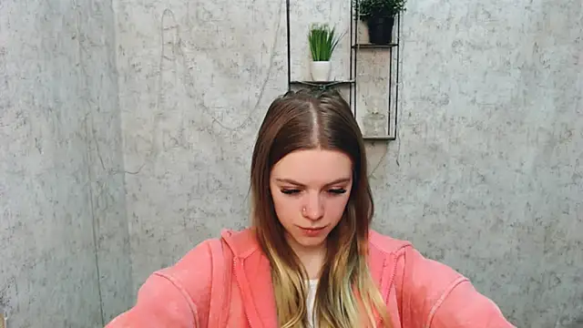 AliceFlirtt  online show from 02-24-25, 11:32