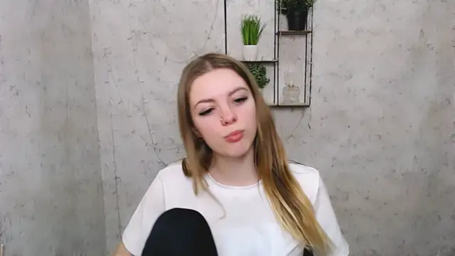 AliceFlirtt  online show from 03-12-25, 10:26