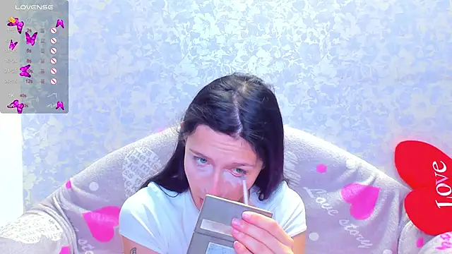 Snapshot of Vanessa_Florence chatting on 10-05-25, 01:15 Vanessa Florence online show from 10-05-25, 01:15