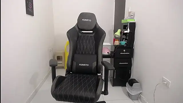 Snapshot of susana2523 chatting on 01-26-25, 06:17 susana2523 online show from 01-26-25, 06:17