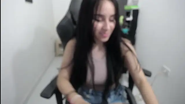 Snapshot of susana2523 chatting on 01-29-25, 07:15 susana2523 online show from 01-29-25, 07:15