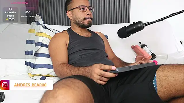 Snapshot of Little_Bear00 chatting on 10-11-25, 05:44 Little Bear00 online show from 10-11-25, 05:44