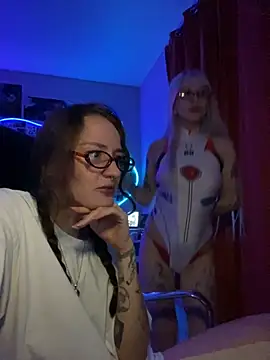 Snapshot of Dooubletroublee chatting on 10-03-25, 10:29 Dooubletroublee online show from 10-03-25, 10:29