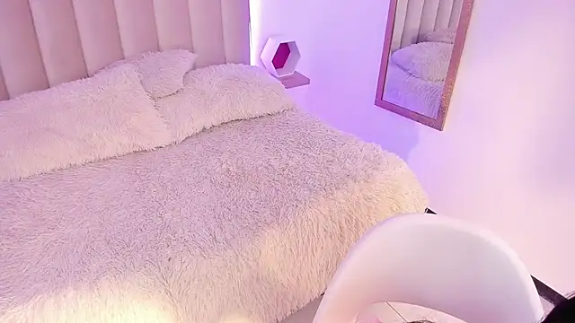 Snapshot of Misslinda_ chatting on 02-12-25, 09:10 Misslinda online show from 02-12-25, 09:10