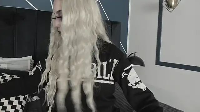 Adeelinee online show from 01-30-25, 11:02