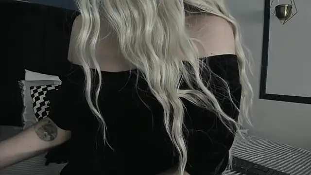 Adeelinee online show from 02-10-25, 07:49