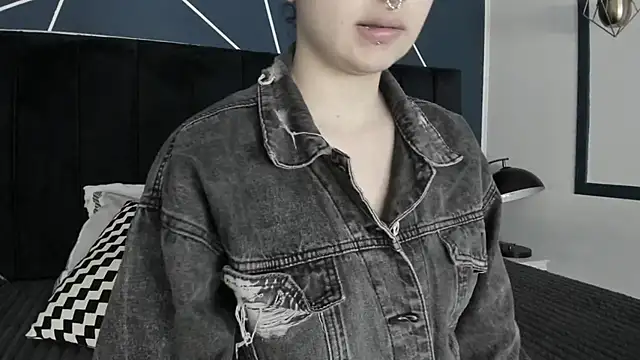 Adeelinee online show from 03-08-25, 07:42