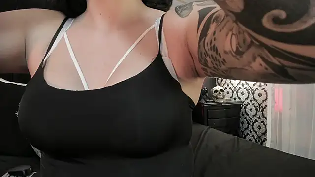 Adeelinee online show from 11-13-25, 08:30