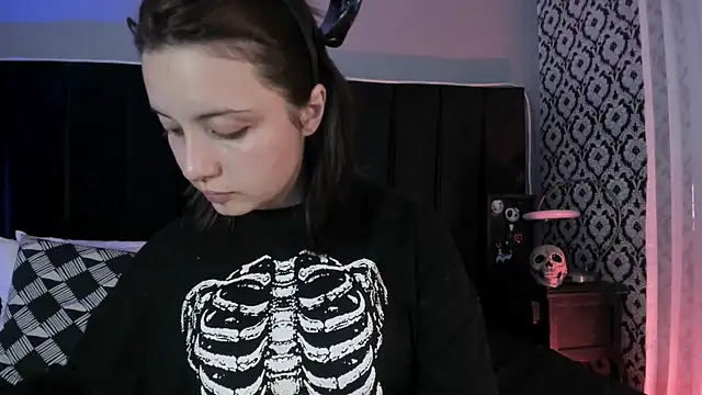 Adeelinee online show from 03-31-26, 07:36