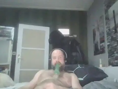 Snapshot of Prehistorixxx2686 chatting on 12-23-24, 04:06 Prehistorixxx2686 online show from 12-23-24, 04:06