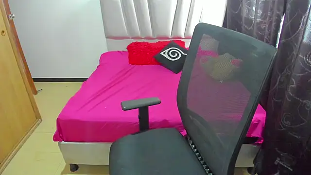 samantha  wilson online show from 10-31-25, 01:45