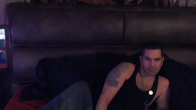 Snapshot of Hard_to_Handlexxx chatting on 03-18-26, 11:02 Hard to Handlexxx online show from 03-18-26, 11:02