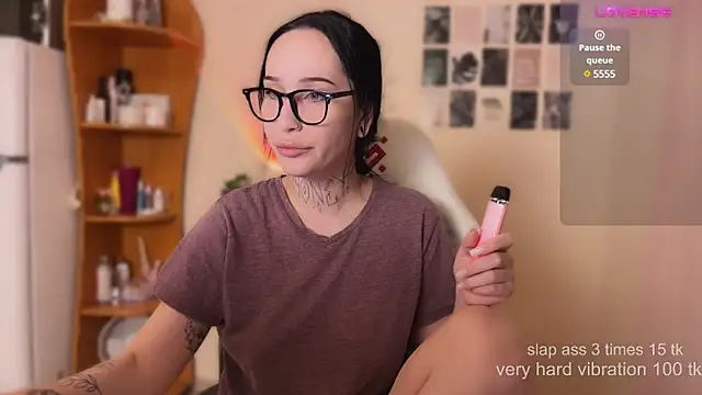 Snapshot of AnastasiaSun chatting on 02-12-25, 04:44 AnastasiaSun online show from 02-12-25, 04:44