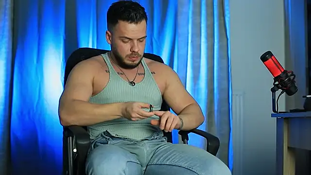 Snapshot of juliusmasters chatting on 01-11-25, 10:18 juliusmasters online show from 01-11-25, 10:18