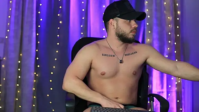 Snapshot of juliusmasters chatting on 01-21-25, 11:55 juliusmasters online show from 01-21-25, 11:55